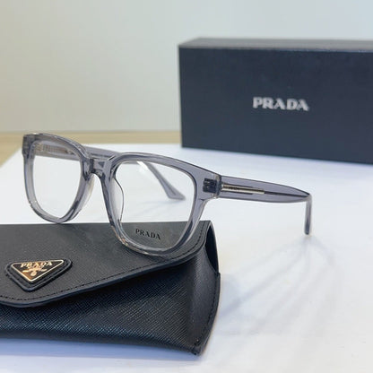 Prada  2025