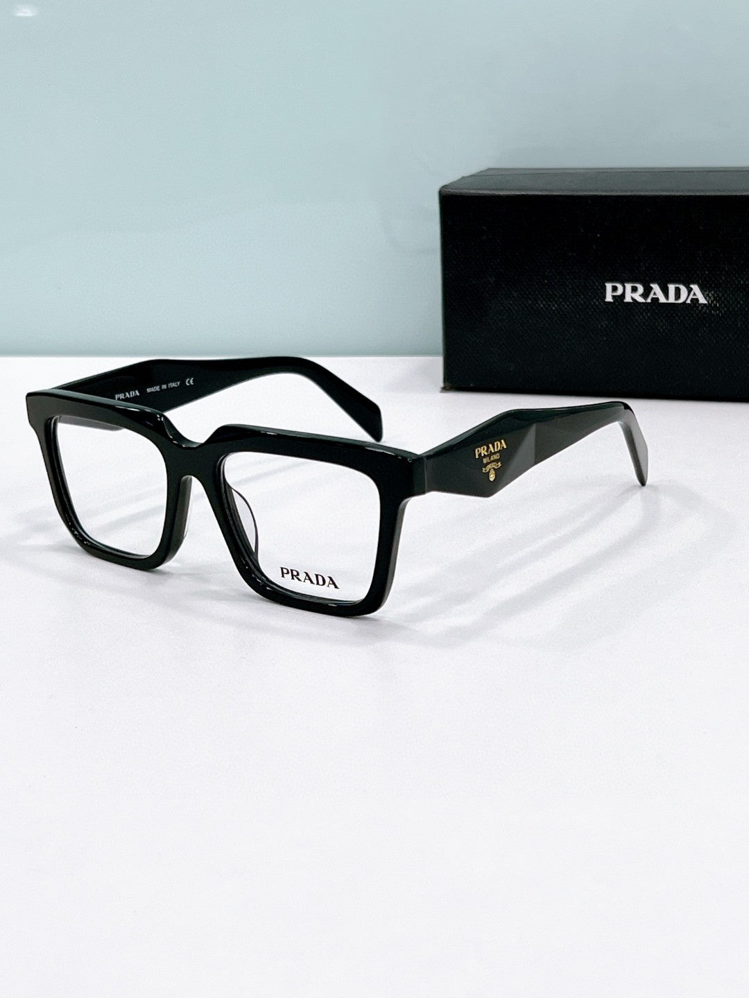 Prada  2025