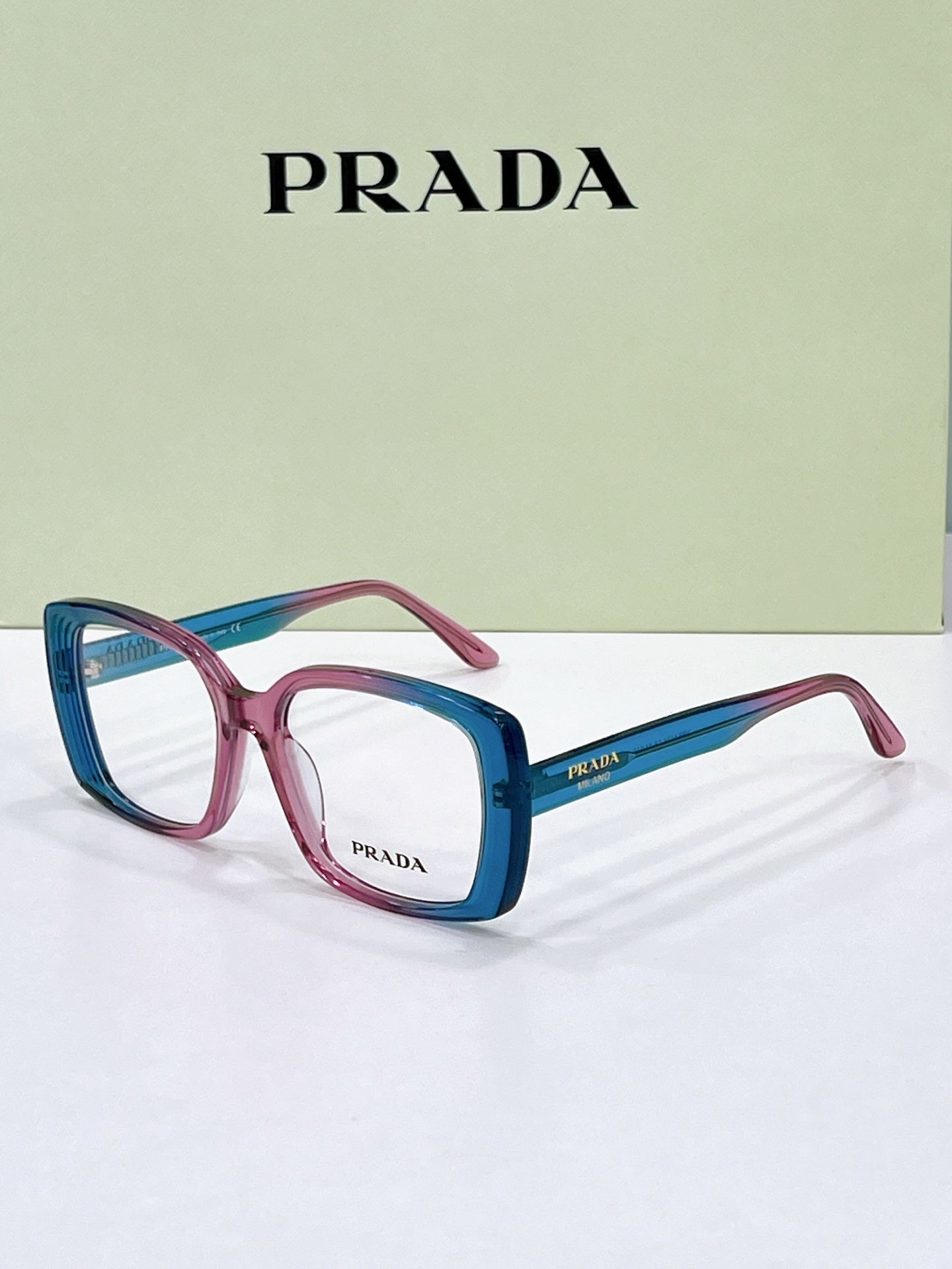 Prada 2-2026